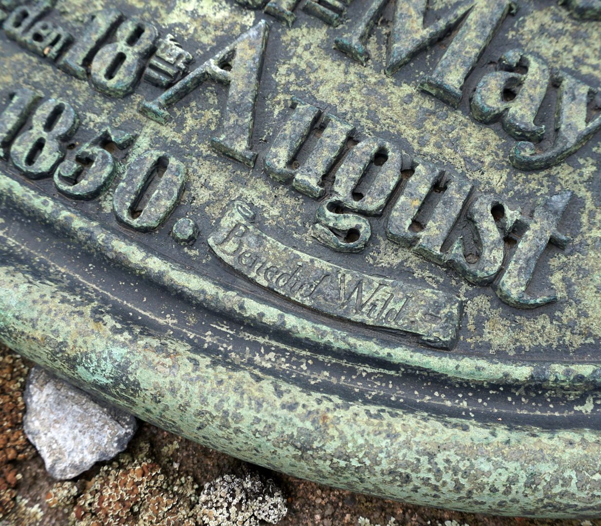 Grave of H.E.Witting Detailed view with artist signature