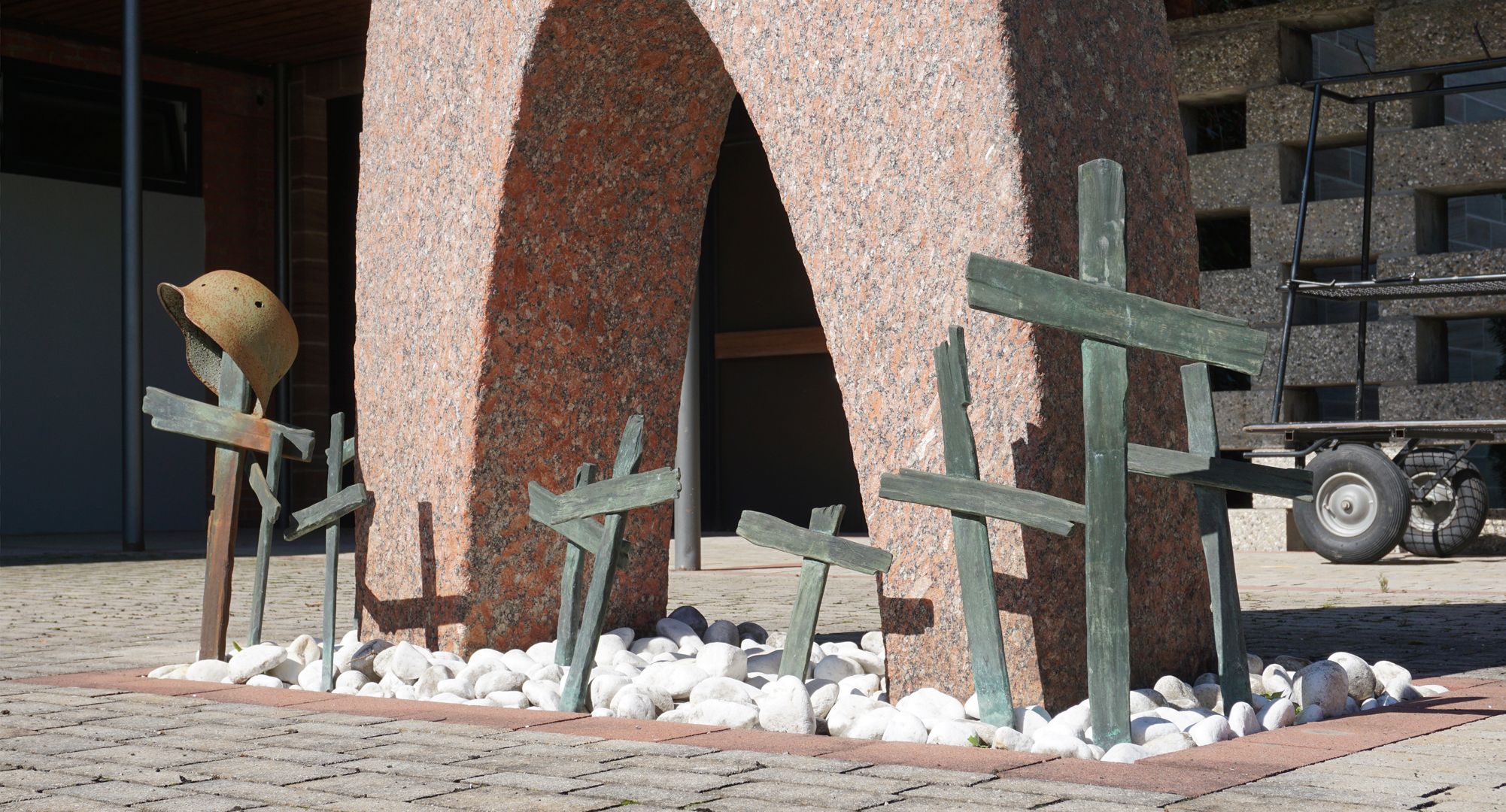 Memorial for war victims Detail view from the south east