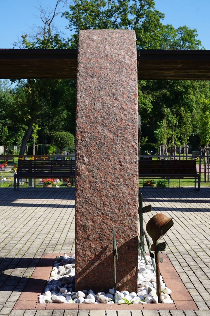 Memorial for war victims side view from the south