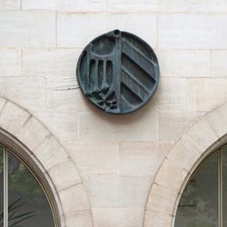 Small city coat of arms on Fünferplatz