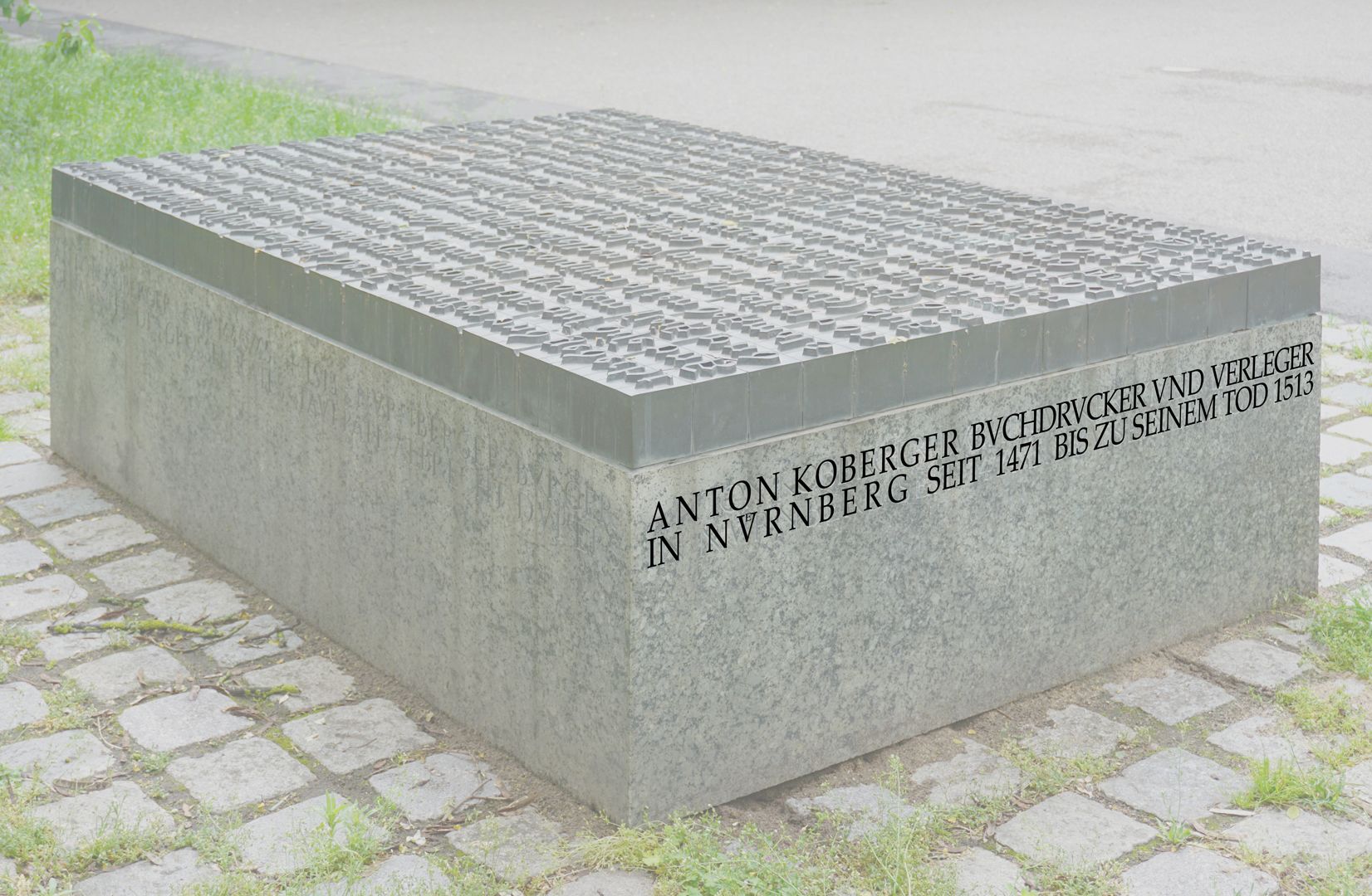 Anton Koberger / Memorial Stone Oblique view of the left side (View from southwest)
