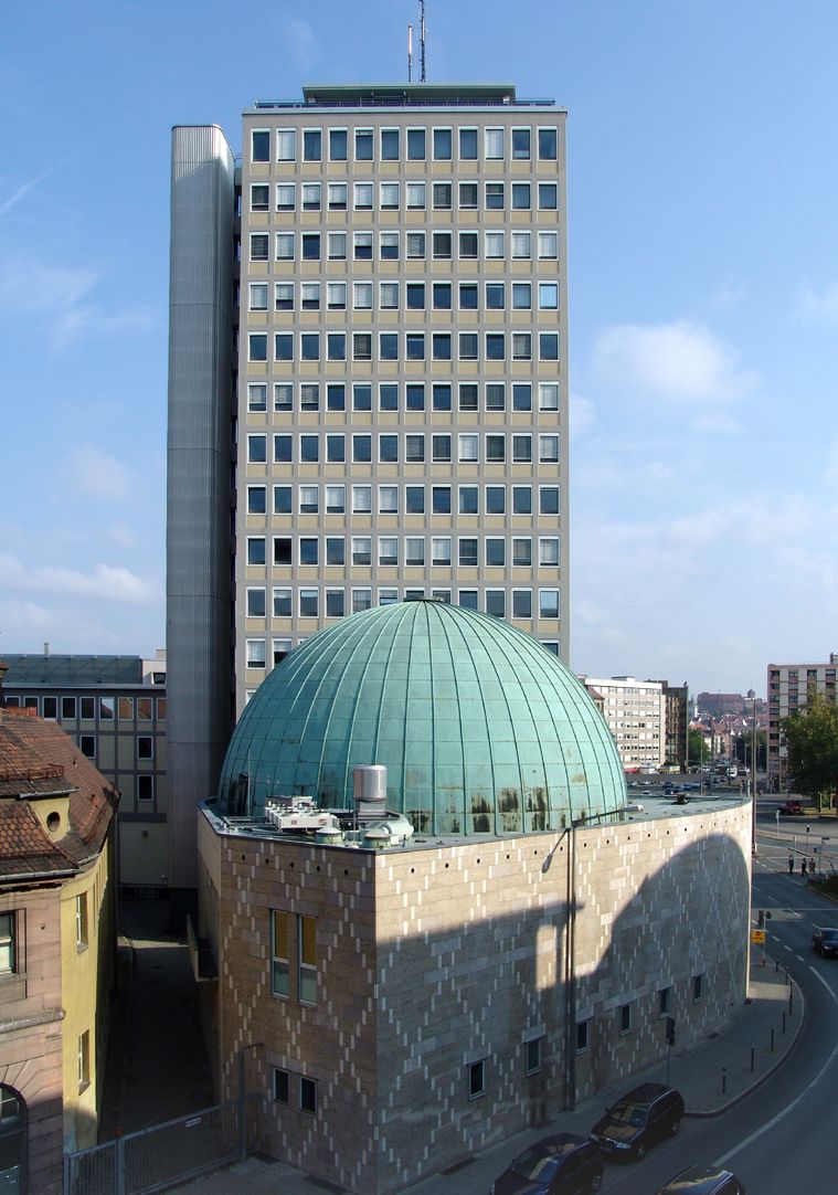 Nicolaus-Copernicus-Planetarium Ensemble planetarium and tower block