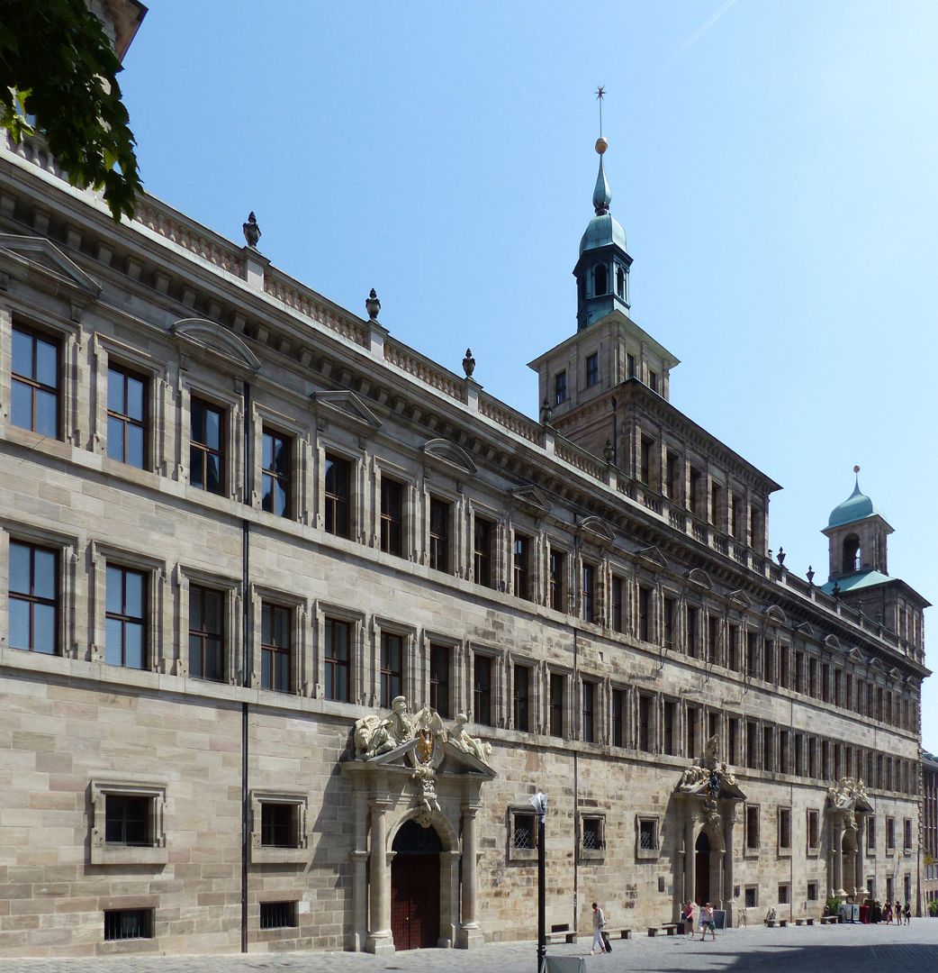 Central portal Town hall, facade