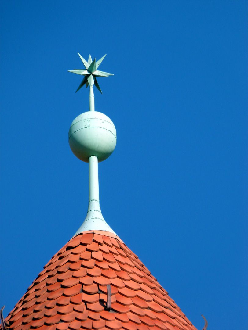 Peter-Vischer-School Conical roof with spherical knob and star